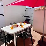 Maison Renovee Avec Piscine Chauffee, Tennis Et Parking A 100m Des Commerces - Fr-1-231-330 *