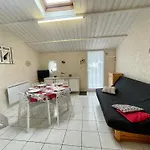 Maison Renovee Avec Piscine Chauffee, Tennis Et Parking A 100m Des Commerces - Fr-1-231-330 *