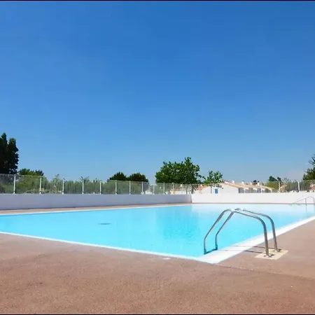 Maison Renovee Avec Piscine Chauffee, Tennis Et Parking A 100m Des Commerces - Fr-1-231-330 *