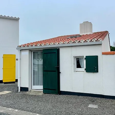 Holiday home Maison Renovee Avec Piscine Chauffee, Tennis Et Parking A 100m Des Commerces - Fr-1-231-330