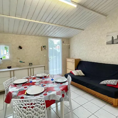 Maison Renovee Avec Piscine Chauffee, Tennis Et Parking A 100m Des Commerces - Fr-1-231-330 Holiday home *