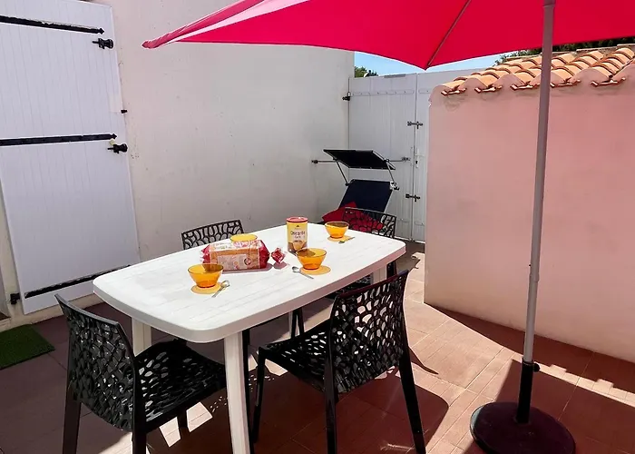 Maison Rénovée Avec Piscine Chauffée, Tennis Et Parking à 100m Des Commerces - Fr-1-231-330 *